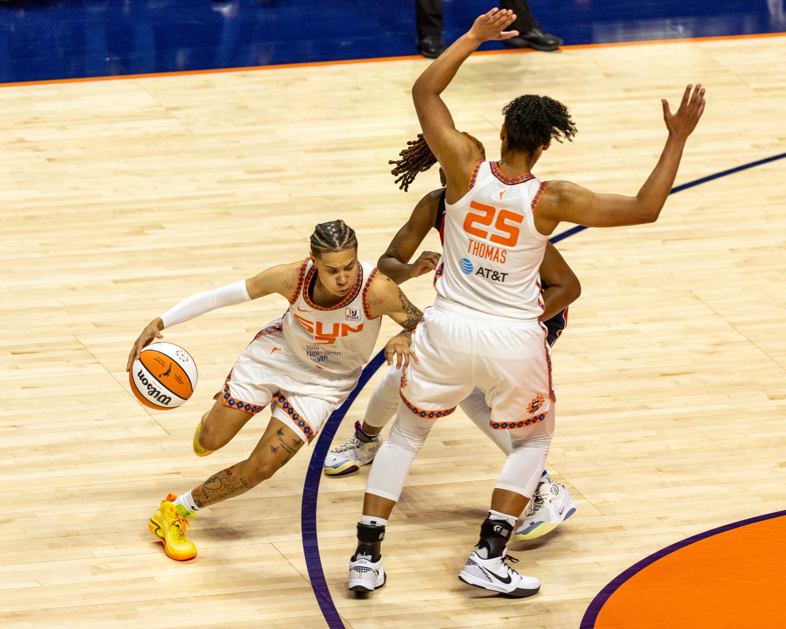 Connecticut Sun Takes Down Washington Mystics At Mohegan Sun 80-74