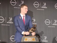 Historia latina en Bloomington: Fernando Mendoza, de Indiana, se convierte en el primer ganador del Heisman desde Jim Plunkett
