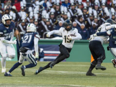 Hellums, Nwawuihe Power Army Past UConn In Fenway Bowl Rout